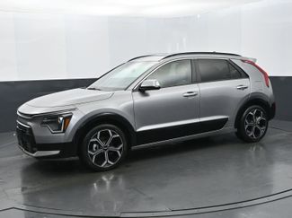 Used 2023 Kia Niro EX Touring image 1