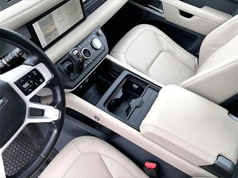 Used 2024 Land Rover Defender 110 S image 10