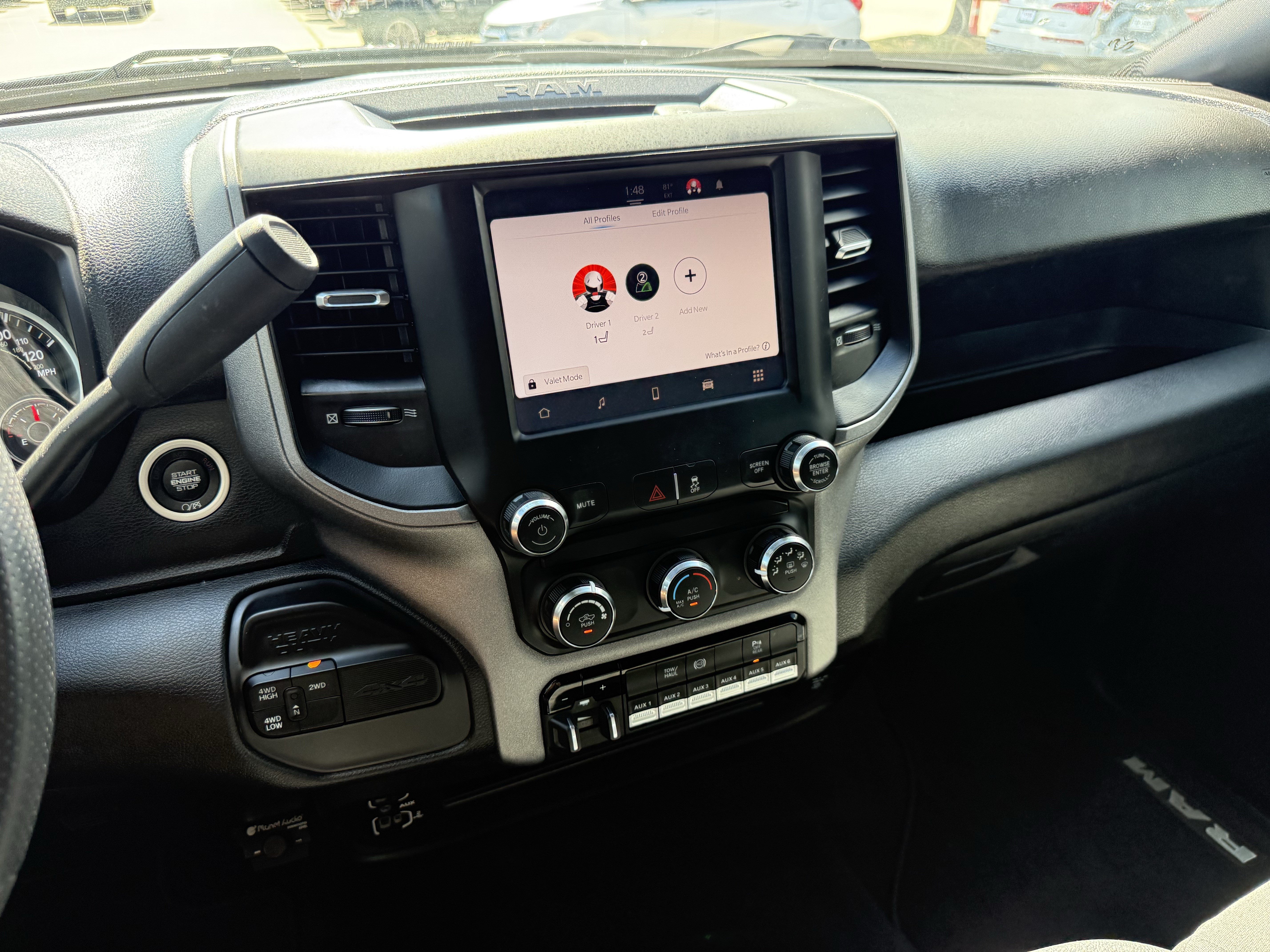 Used 2024 RAM 2500 Tradesman w/ Chrome Appearance Group AWD/4WD image 19