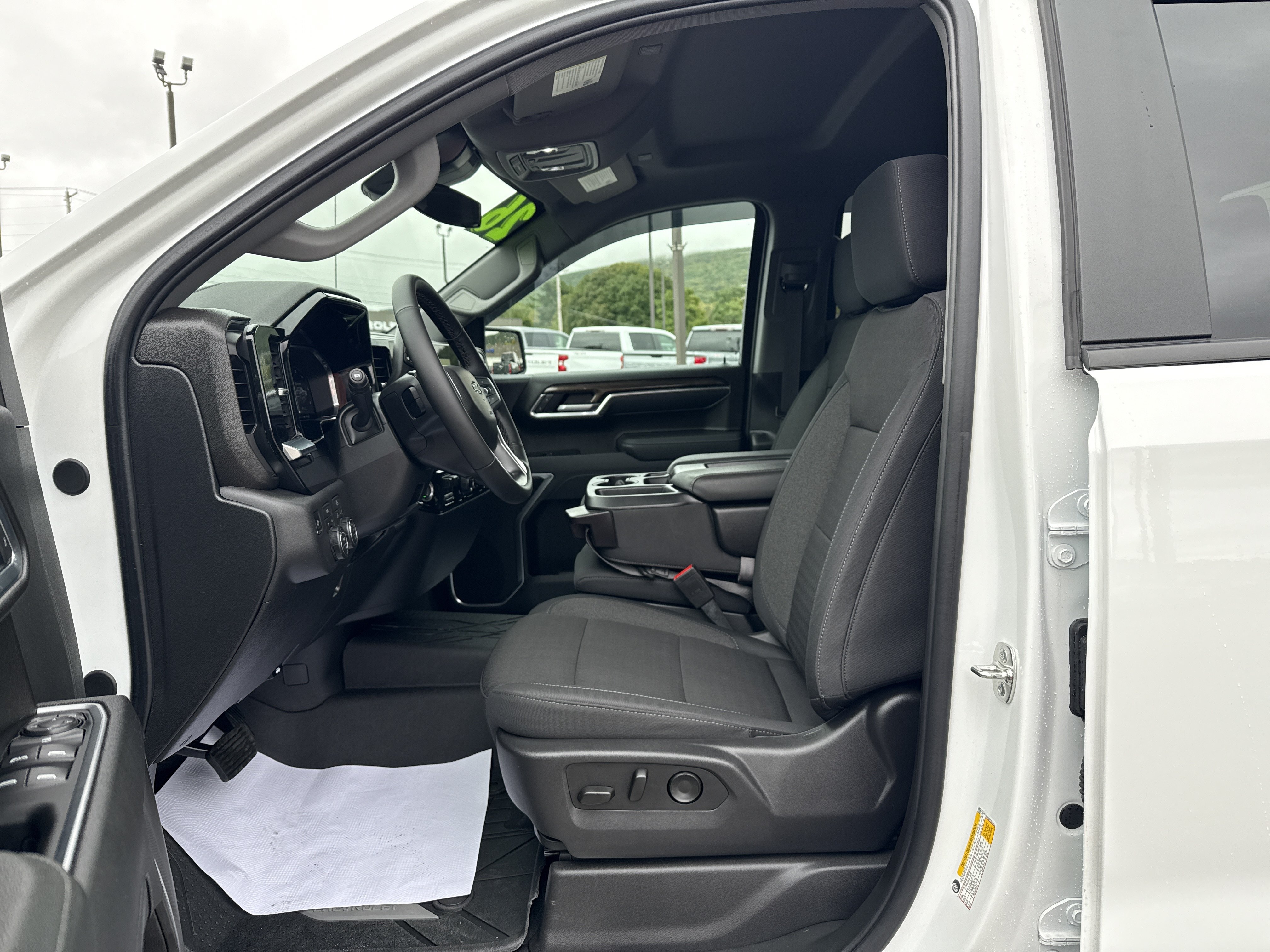 Used 2026 Chevrolet Silverado 1500 RST AWD/4WD image 12