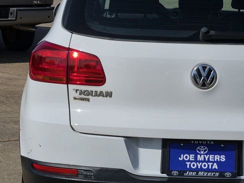 Used 2018 Volkswagen Tiguan Limited AWD/4WD image 10