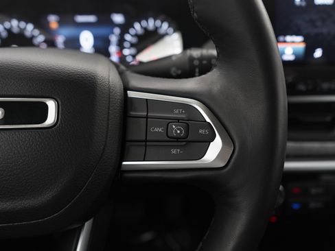 Used 2022 Jeep Compass Latitude image 24