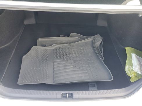 Used 2024 Toyota Camry SE image 8