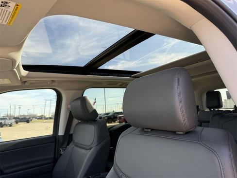 New 2026 Ford Expedition Active image 19