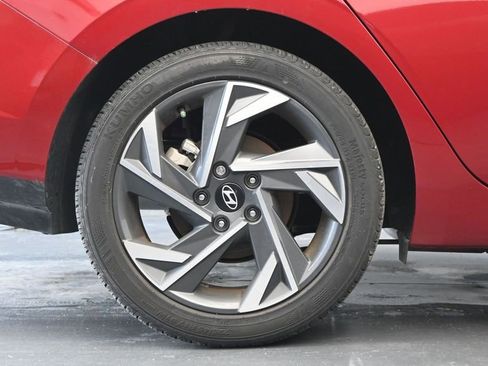 Used 2025 Hyundai Elantra Sport FWD image 9