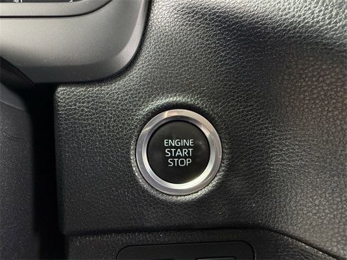 Used 2022 Toyota Tundra SR5 w/ SR5 Convenience Package image 25