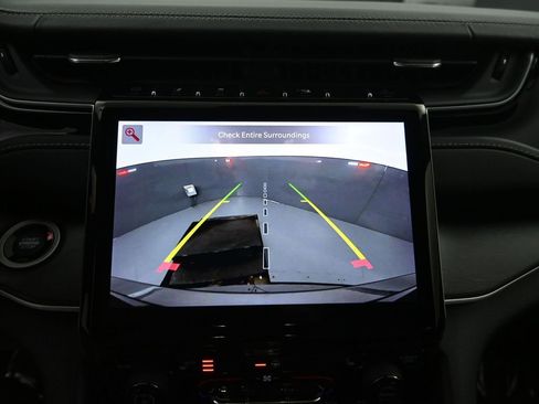 Used 2022 Jeep Grand Cherokee Limited 4xe image 12