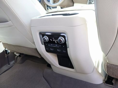 Used 2021 GMC Yukon Denali w/ Denali Premium Package image 20