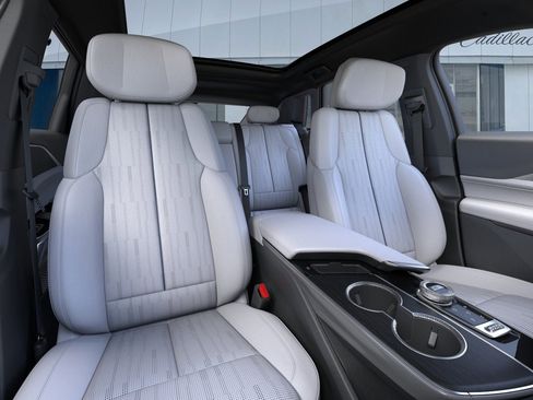 New 2025 Cadillac Lyriq Luxury image 16