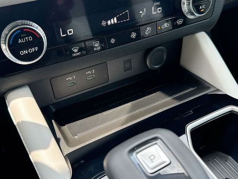 Used 2025 Mitsubishi Outlander SE AWD/4WD image 30
