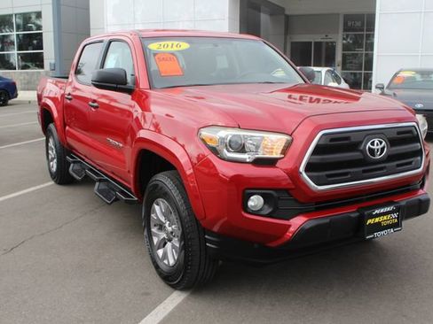 Used 2016 Toyota Tacoma SR5 w/ SR5 Appearance Package (SN) RWD image 2