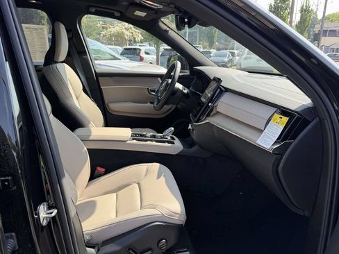 New 2026 Volvo XC90 B6 Plus w/ Protection Package Premier AWD/4WD image 11