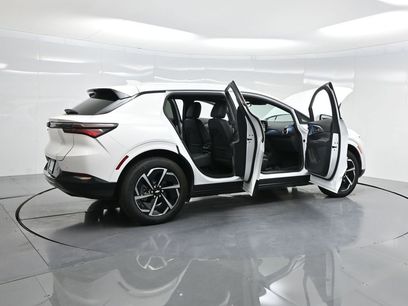 Used 2025 Chevrolet Equinox EV LT w/ Convenience Package