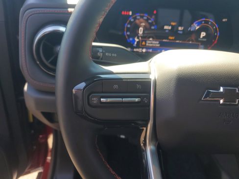 Used 2025 Chevrolet Colorado Z71 w/ Technology Package image 14