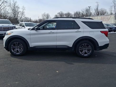 Used 2023 Ford Explorer XLT w/ Equipment Group 202A image 6