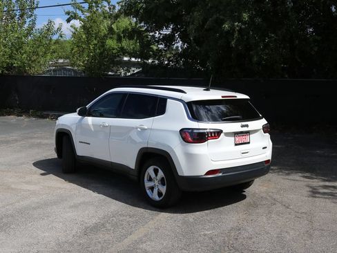 Used 2020 Jeep Compass Latitude w/ Popular Equipment Group FWD image 3