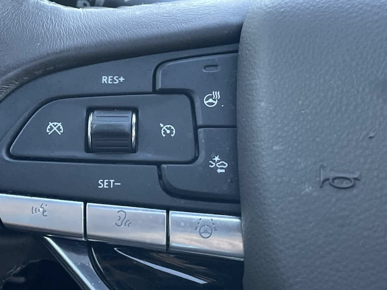 Certified 2023 Cadillac Escalade Premium Luxury w/ LPO, Floor Liner Package AWD/4WD image 26
