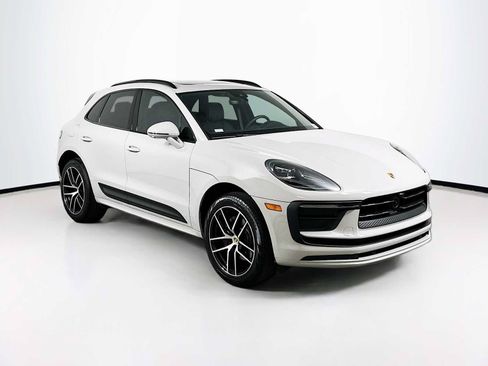 Certified 2026 Porsche Macan AWD/4WD image 7