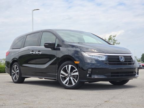Used 2024 Honda Odyssey Touring image 2