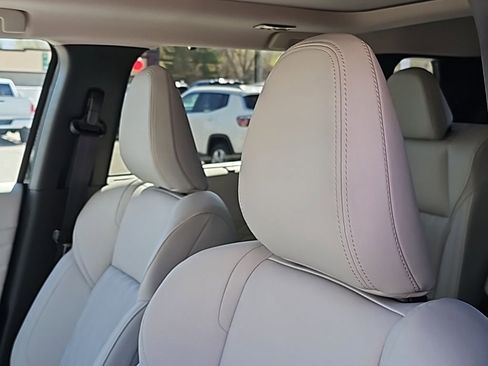 New 2025 Mitsubishi Outlander AWD image 12