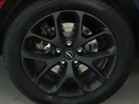 Used 2023 Chrysler Pacifica Touring-L w/ Uconnect Theater Family Group AWD/4WD image 12
