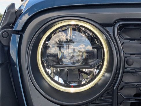 Used 2025 Jeep Wrangler Unlimited Rubicon w/ XTREMEE 35" Tire Package image 10