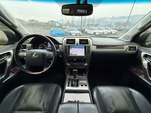 Used 2016 Lexus GX 460 image 12