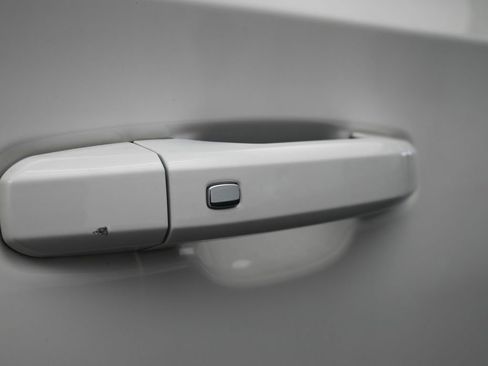 Used 2023 Chevrolet Suburban LT image 36