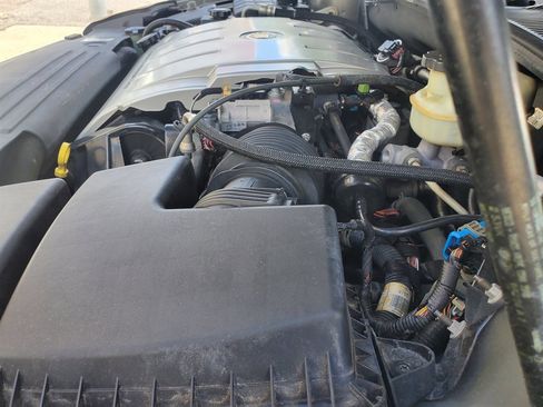 Used 2006 Cadillac DTS w/ Trunk Convenience Package image 39