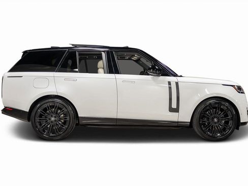 Used 2025 Land Rover Range Rover SE AWD/4WD image 5