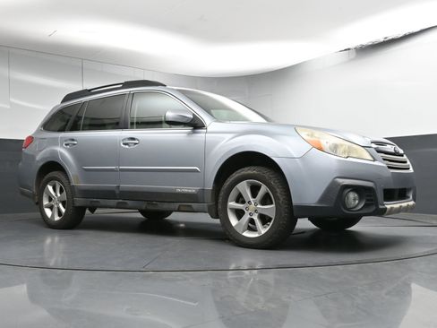 Used 2014 Subaru Outback 2.5i Limited image 25