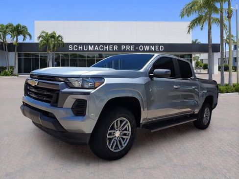 Used 2023 Chevrolet Colorado LT RWD image 3