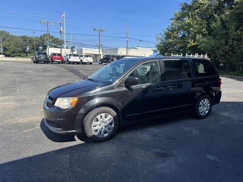 Used 2019 Dodge Grand Caravan SE FWD image 26