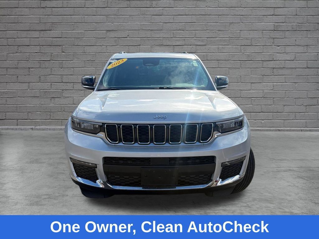 Used 2023 Jeep Grand Cherokee L Limited AWD/4WD image 2