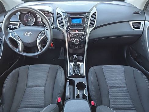 Used 2017 Hyundai Elantra GT image 29