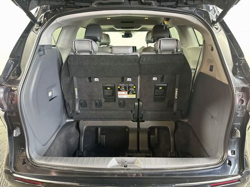 Used 2024 Toyota Sienna Limited AWD/4WD image 28