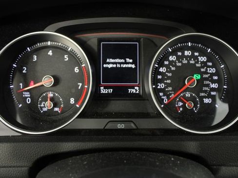 Used 2021 Volkswagen GTI SE image 12