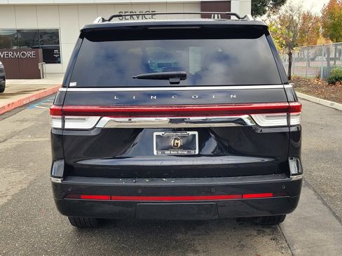 Used 2023 Lincoln Navigator Reserve image 5