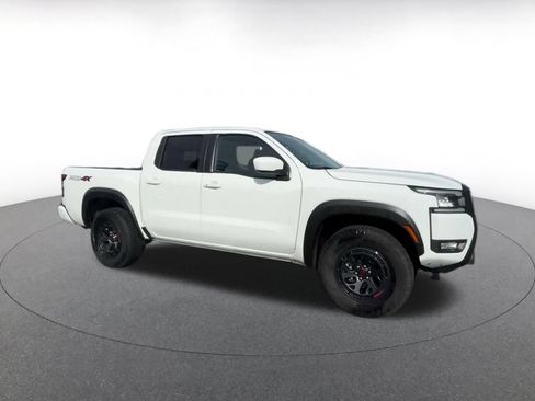 Used 2026 Nissan Frontier PRO-4X AWD/4WD image 2