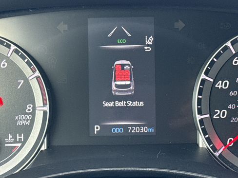 Used 2021 Toyota Highlander LE image 21