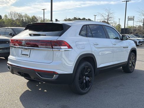 New 2026 Volkswagen Atlas Cross Sport SE image 5