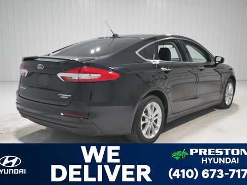 Used 2020 Ford Fusion Energi Titanium image 5