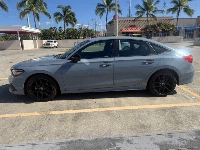Used 2023 Honda Civic Sport image 4