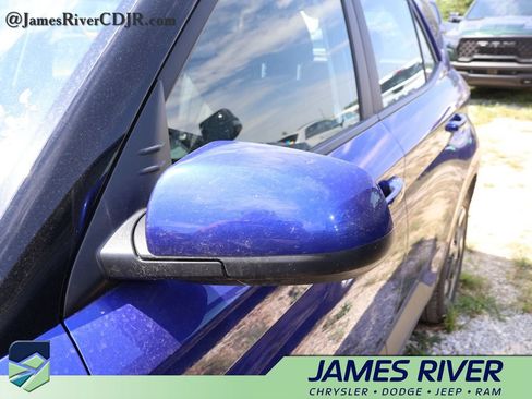Used 2025 Hyundai Venue SEL FWD image 13