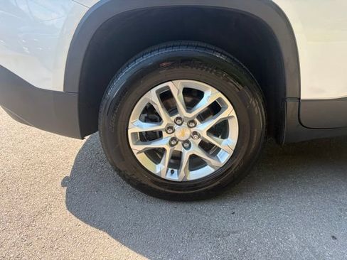 Used 2018 Chevrolet Traverse LT FWD image 38
