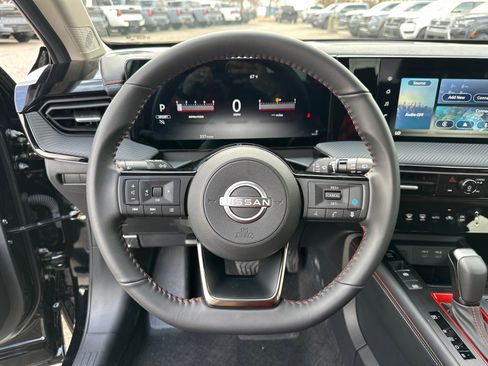 Used 2025 Nissan Kicks SR image 24