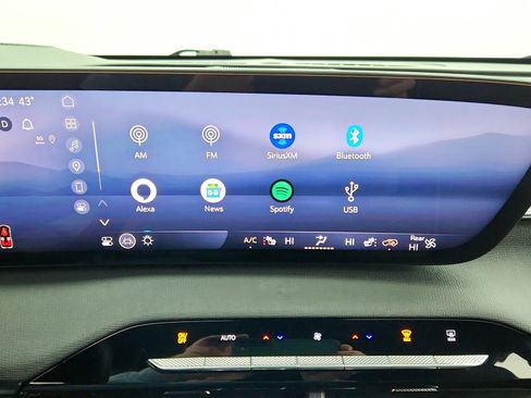 Used 2025 Buick Enclave Preferred image 14