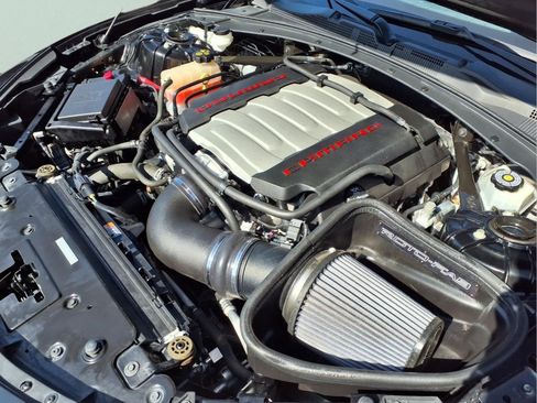 Used 2018 Chevrolet Camaro SS RWD image 10