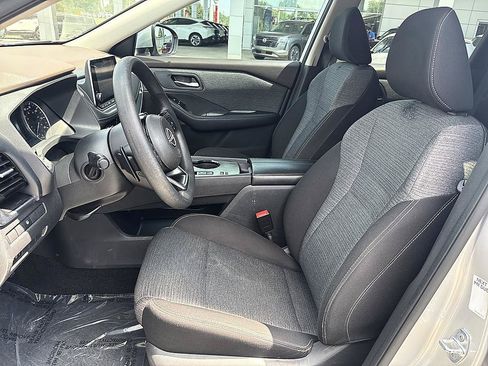 Used 2022 Nissan Rogue SV FWD image 13