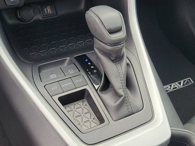 Used 2025 Toyota RAV4 XLE w/ Convenience Package FWD image 33